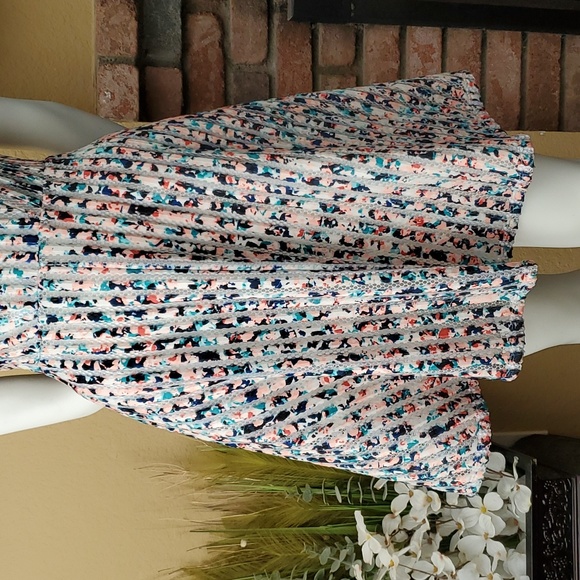 🆕️ APT. 9 Textured Mesh V-Neck Fit & Flare Sleeveless Dress SIZE: 4 - Picture 5 of 15